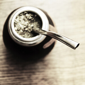Jak pić yerba mate? Sposoby na zatykającą się bombillę.