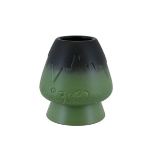 Kusenaoshi – Ceramiczna podstawka pod Chasen – Mountain (zielona)